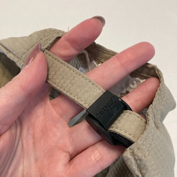 Titleist Golf Beige Khaki Baseball Cap Adjustable Strap Hat Great Condition - Picture 8 of 10